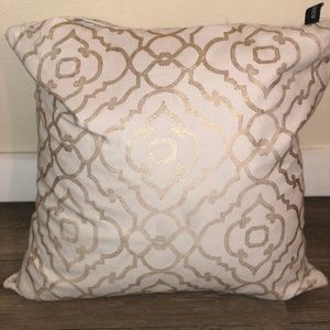Throw pillow